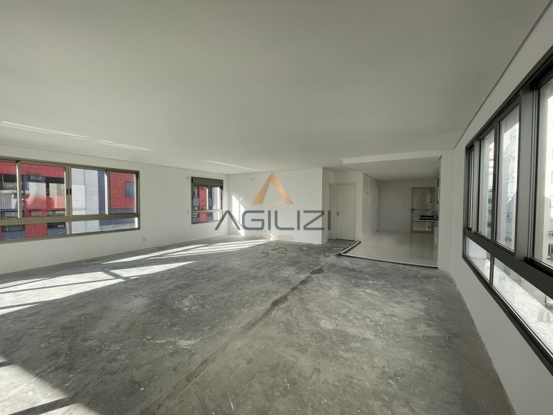 Apartamento à venda com 4 quartos, 161m² - Foto 20