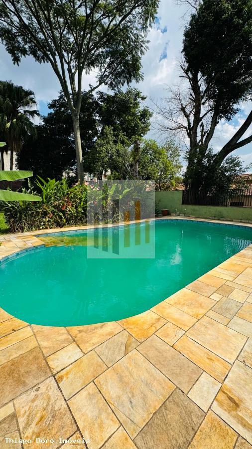 Casa à venda com 4 quartos, 840m² - Foto 2