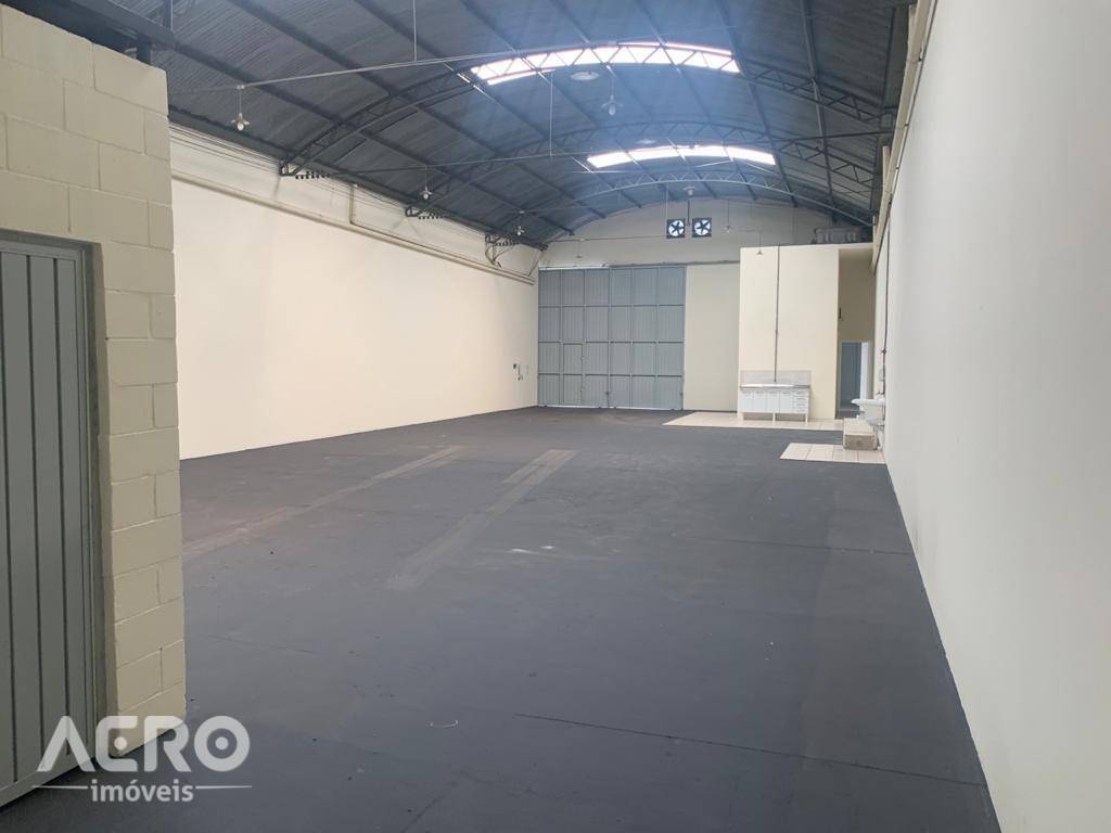 Depósito-Galpão-Armazém para alugar, 330m² - Foto 4