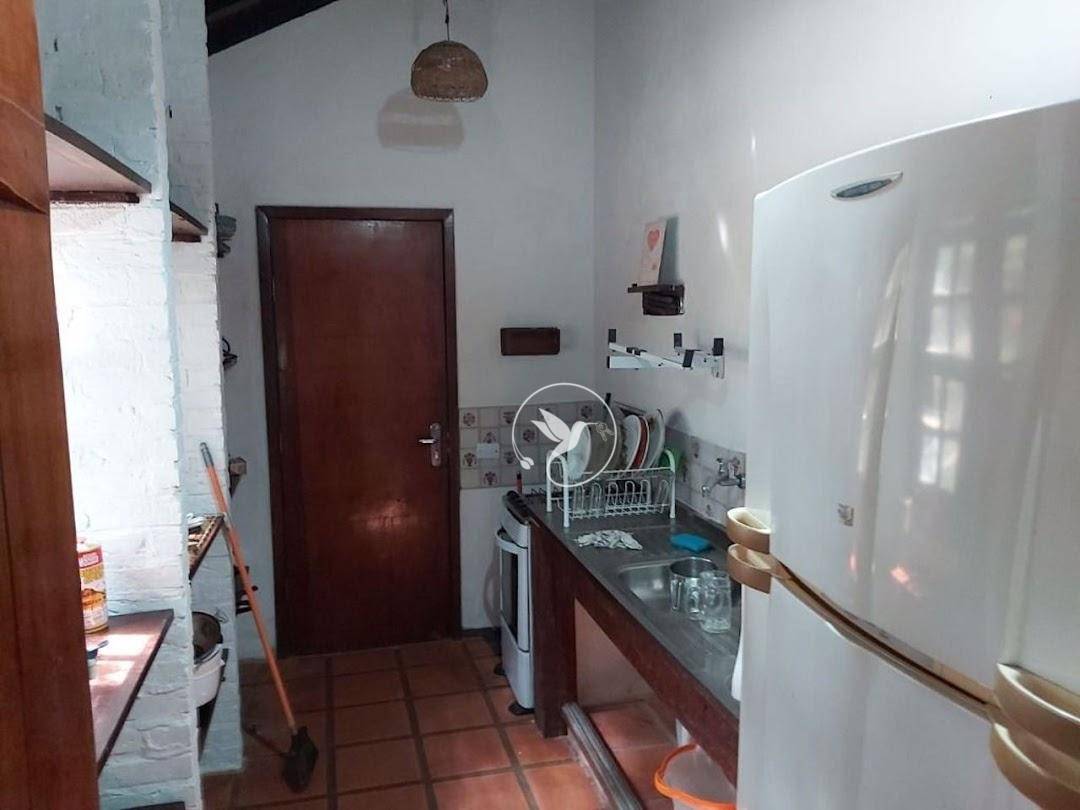 Casa à venda com 4 quartos, 300m² - Foto 17