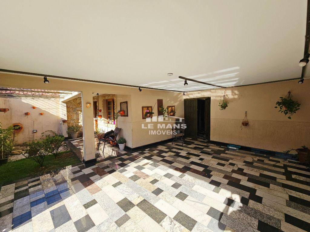 Casa, 3 quartos, 220 m² - Foto 3