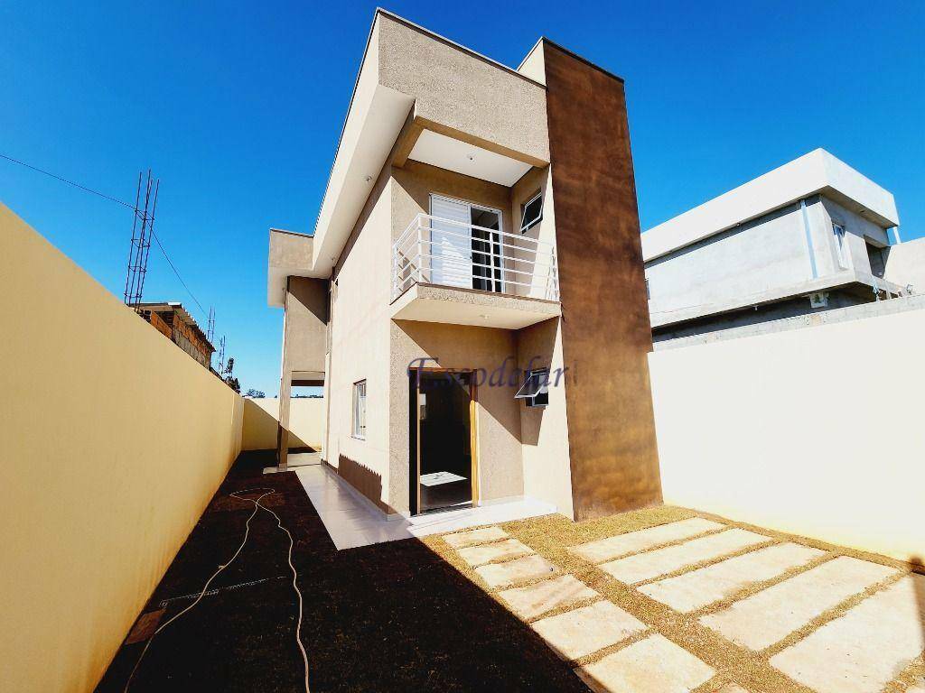 Casa à venda com 3 quartos, 108m² - Foto 1