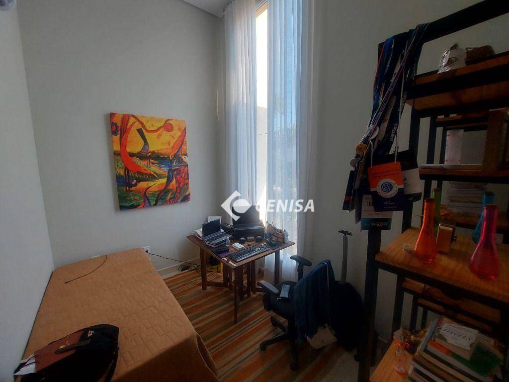 Casa à venda com 3 quartos, 178m² - Foto 4