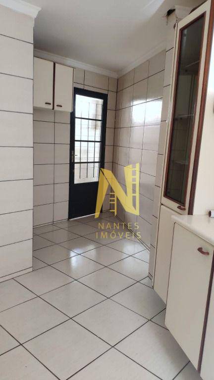 Casa à venda com 3 quartos, 180m² - Foto 15