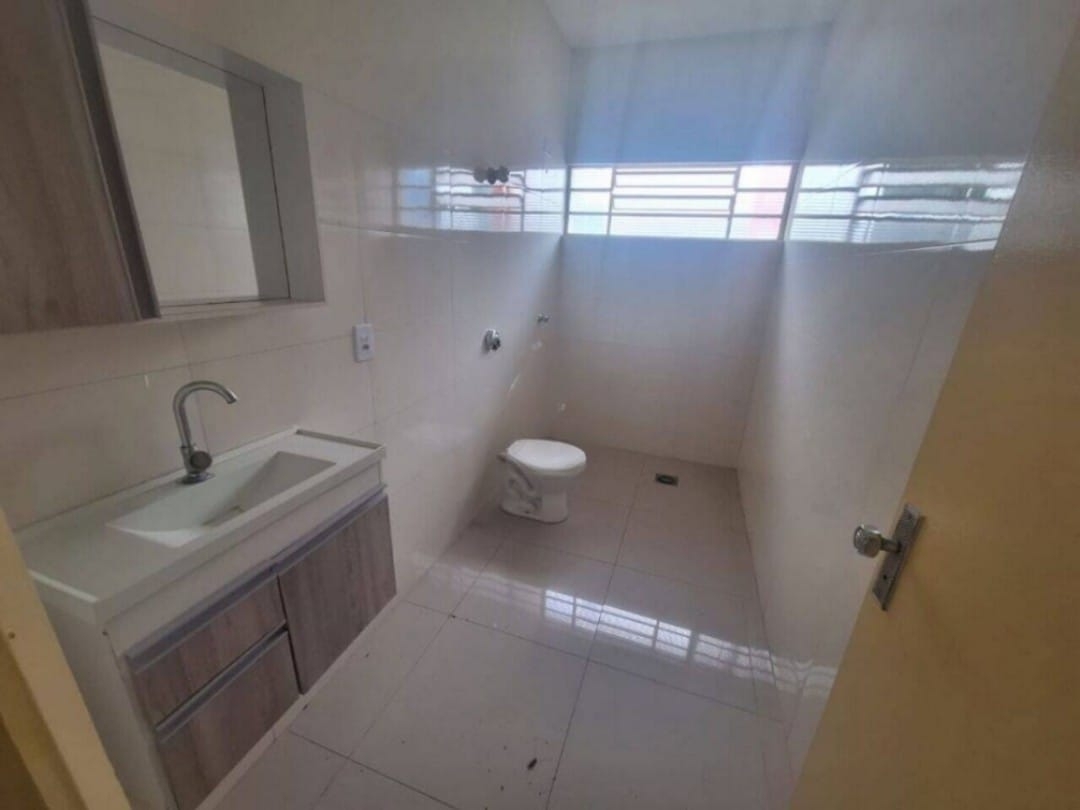 Loja-Salão para alugar com 5 quartos, 200m² - Foto 9