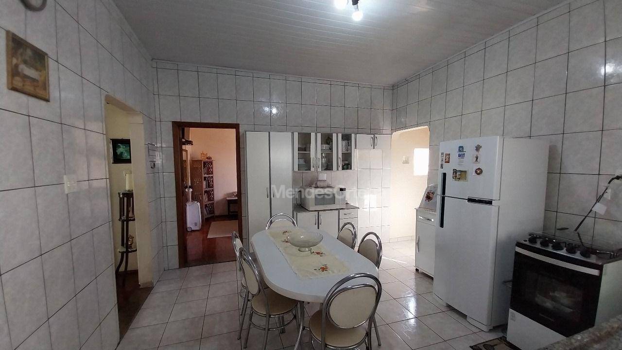 Casa à venda com 2 quartos, 169m² - Foto 9