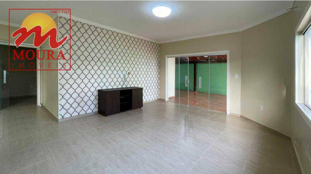 Casa à venda com 3 quartos, 200m² - Foto 4