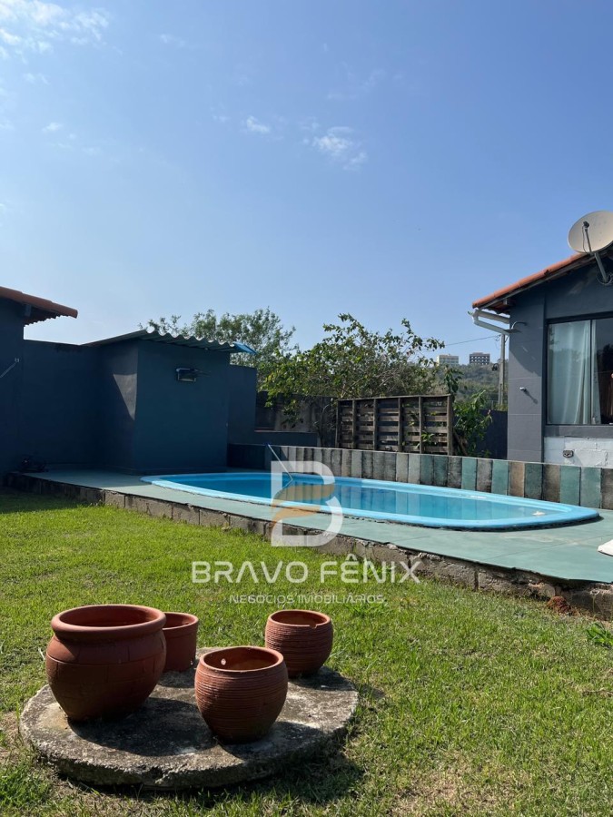 Casa para alugar com 4 quartos, 468m² - Foto 1