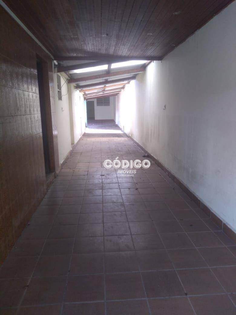 Sobrado à venda com 5 quartos, 300m² - Foto 2