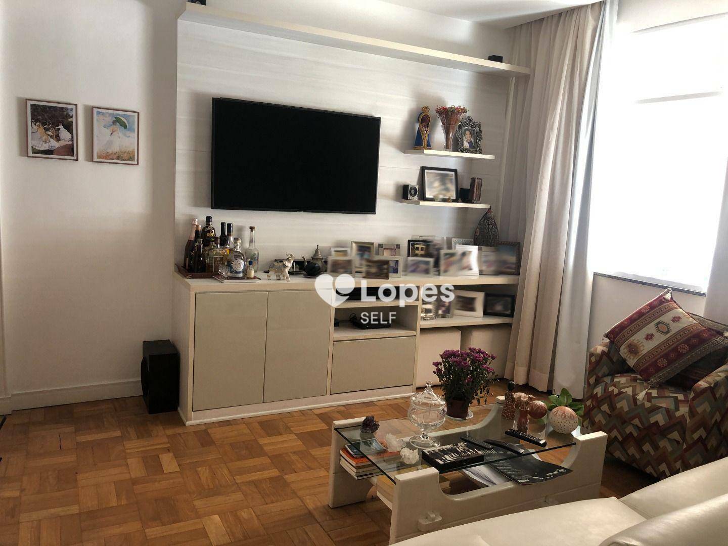 Apartamento à venda com 2 quartos, 75m² - Foto 1