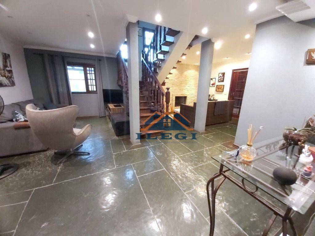 Casa de Condomínio à venda com 4 quartos, 360m² - Foto 3