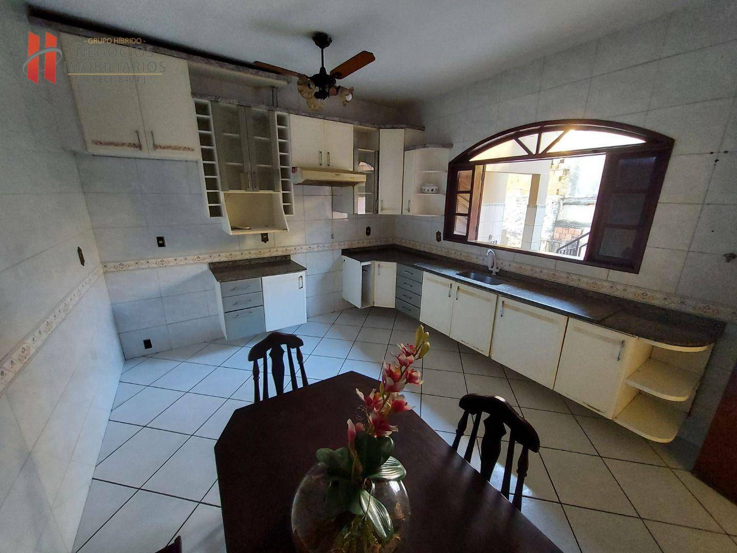 Casa à venda com 5 quartos, 225m² - Foto 32