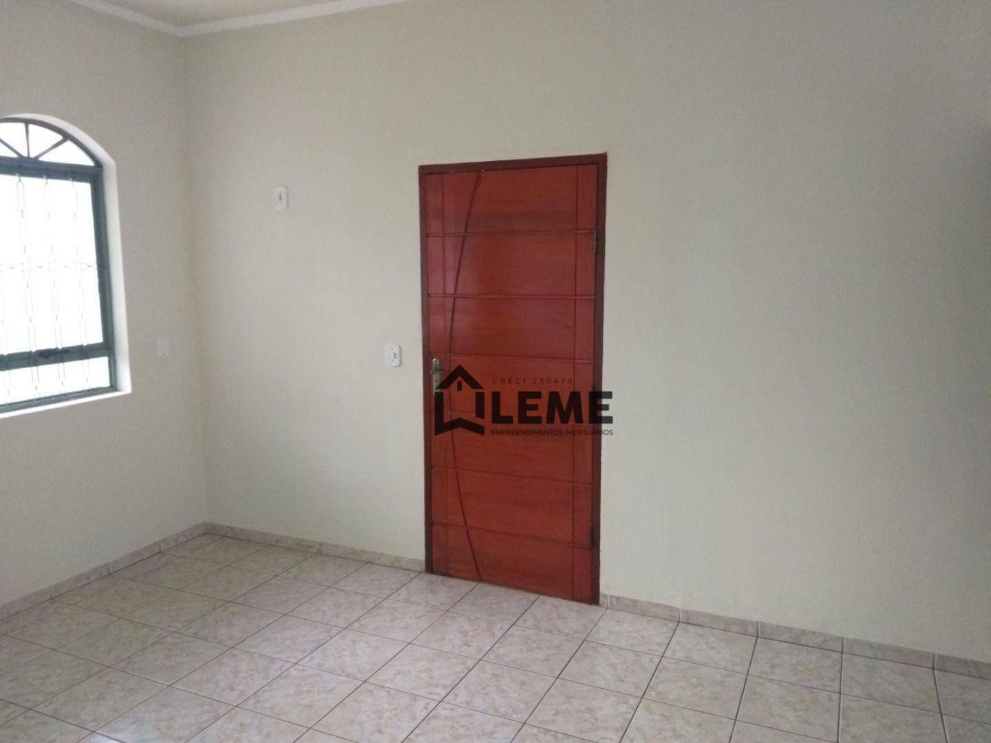 Casa à venda com 3 quartos, 161m² - Foto 2