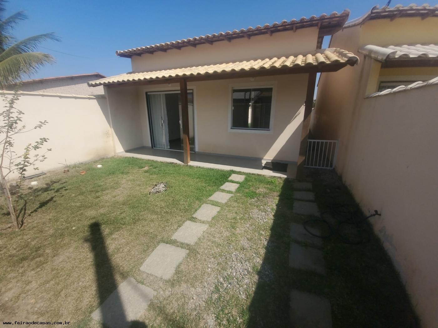 Casa à venda com 2 quartos, 75m² - Foto 1