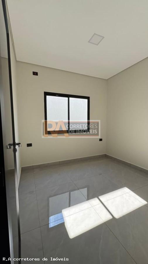 Casa à venda com 2 quartos, 150m² - Foto 4
