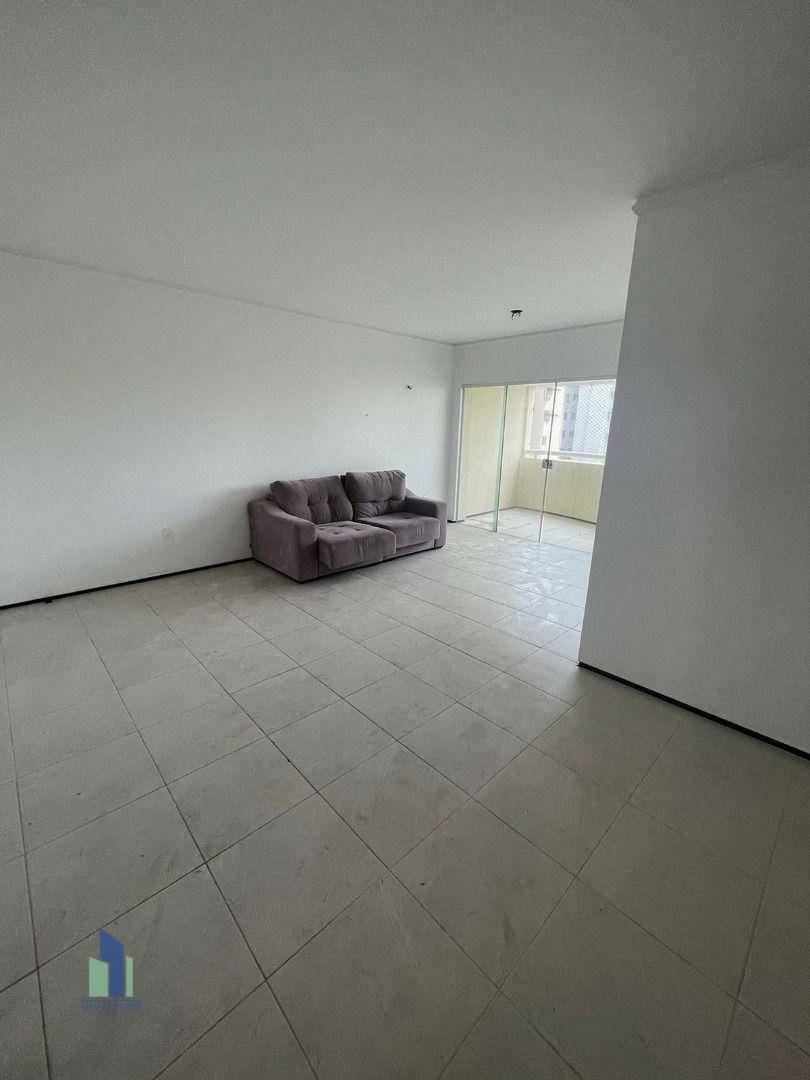 Apartamento à venda e aluguel com 3 quartos, 111m² - Foto 7