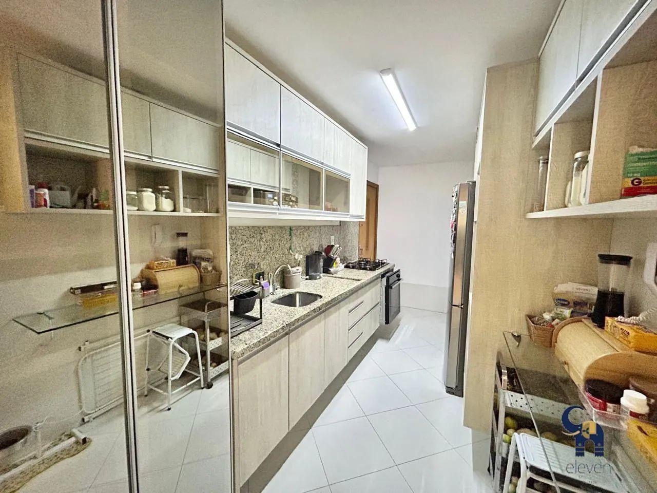 Apartamento à venda com 3 quartos, 125m² - Foto 4