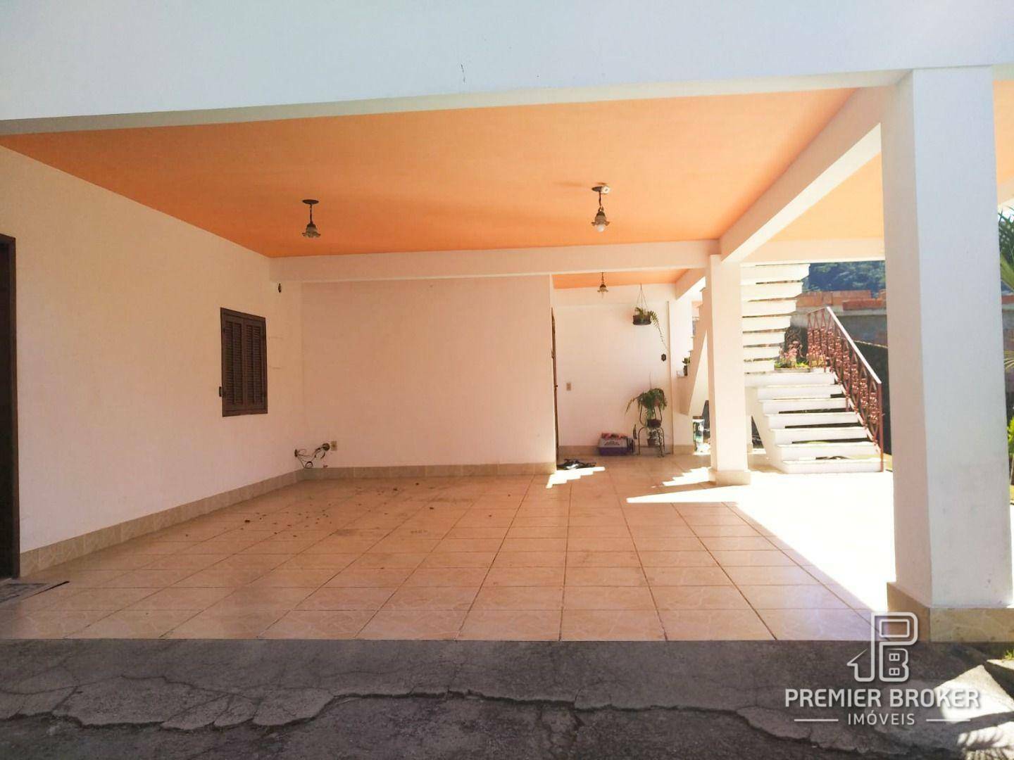 Casa à venda com 6 quartos, 250m² - Foto 18