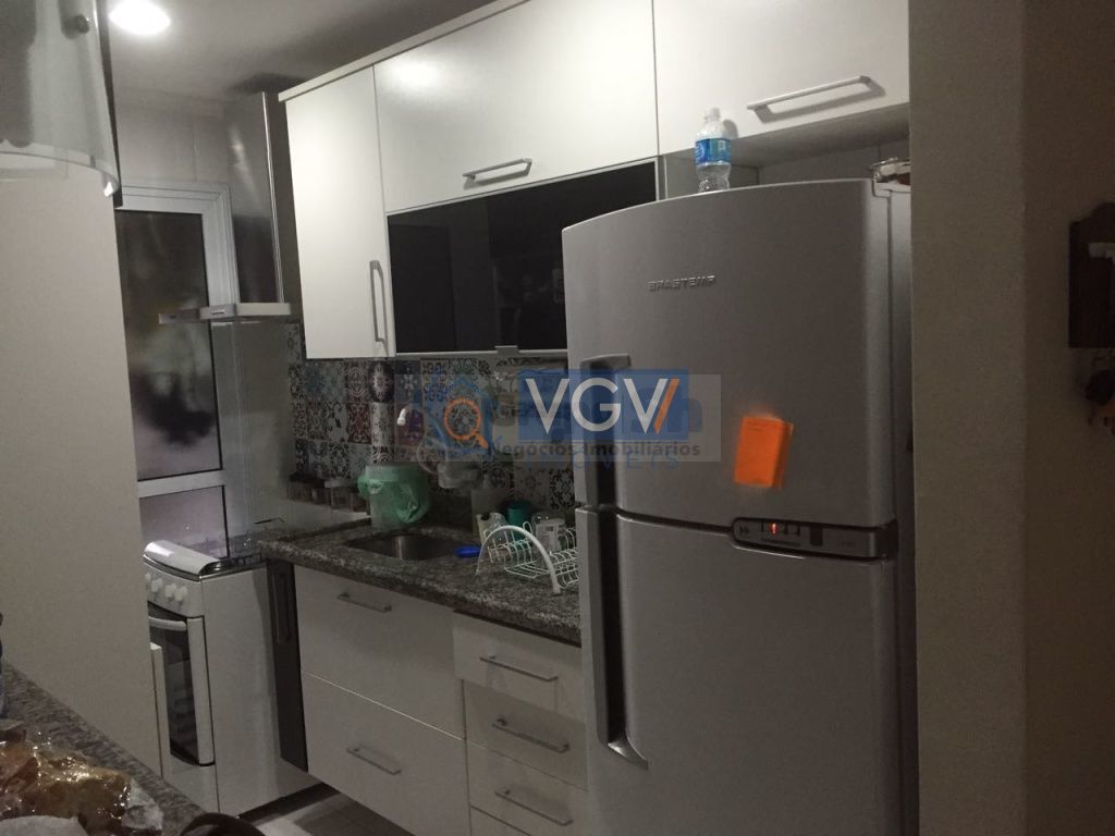 Apartamento à venda com 2 quartos, 62m² - Foto 3