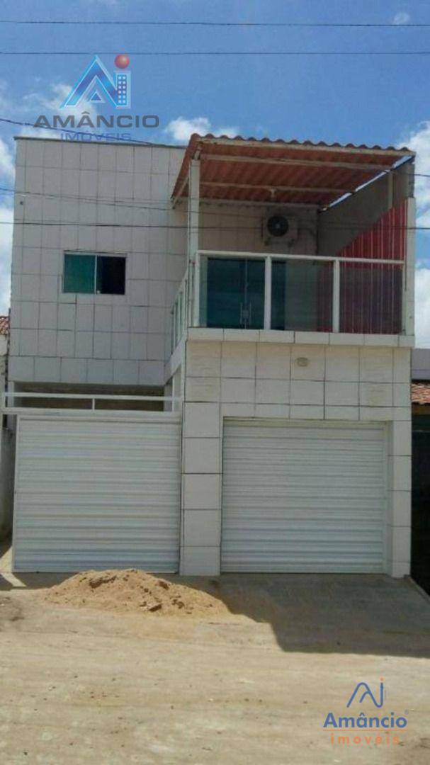 Casa à venda com 4 quartos, 63m² - Foto 1