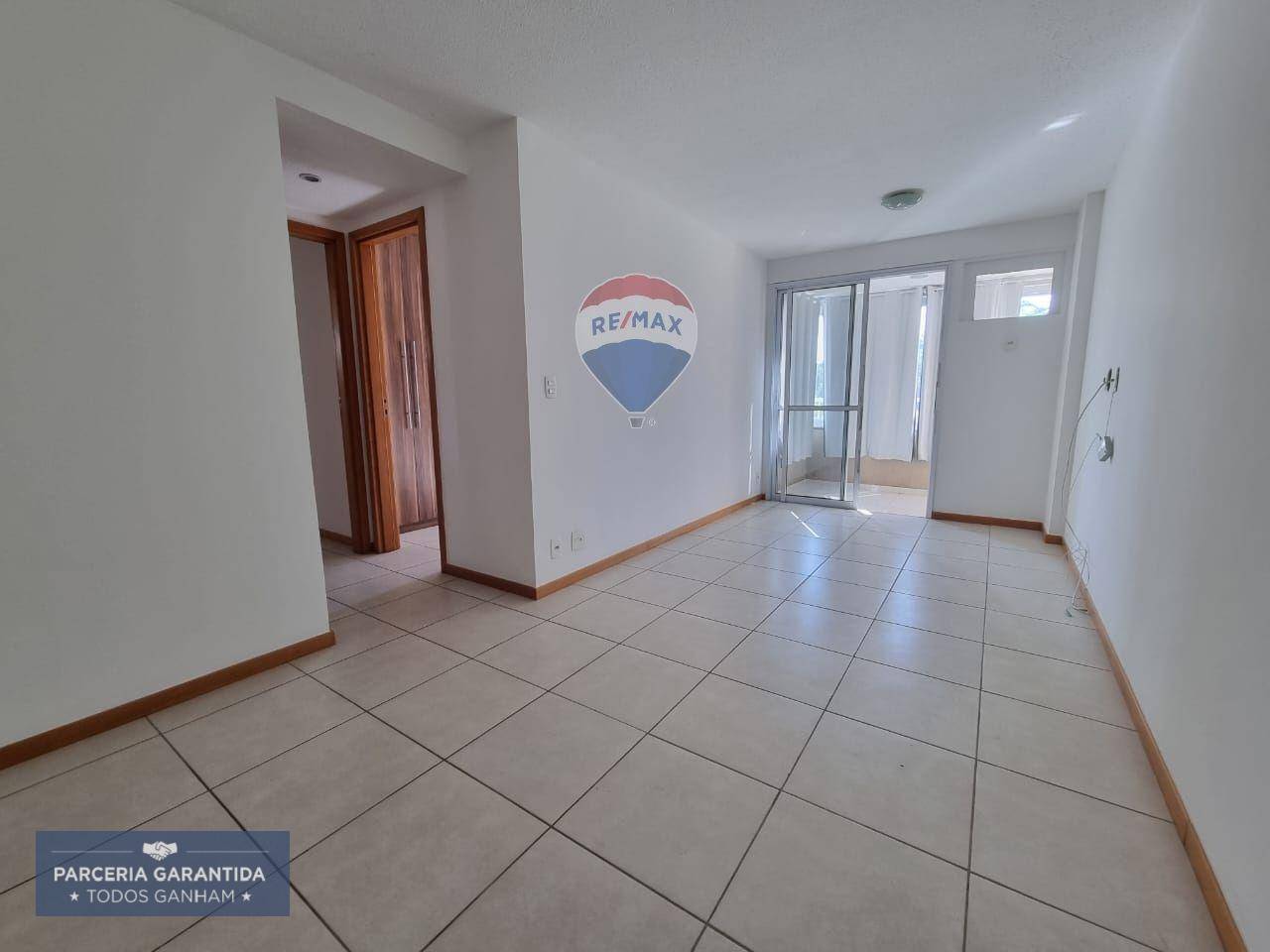 Apartamento à venda com 2 quartos, 58m² - Foto 4