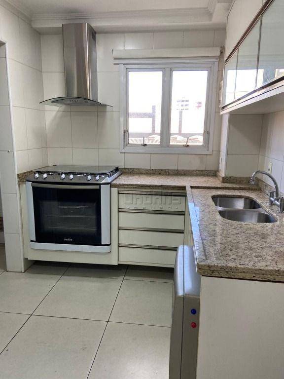 Apartamento para alugar com 3 quartos, 139m² - Foto 8