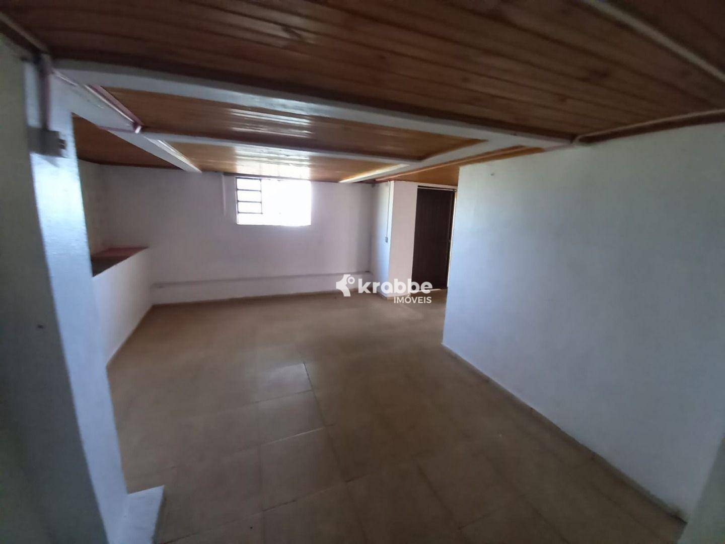 Casa para alugar com 3 quartos, 208m² - Foto 4