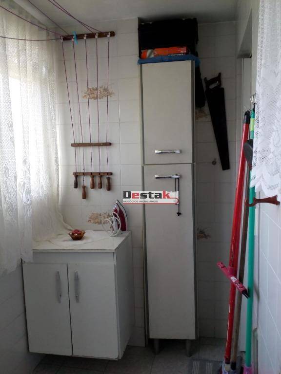 Apartamento à venda com 2 quartos, 70m² - Foto 35