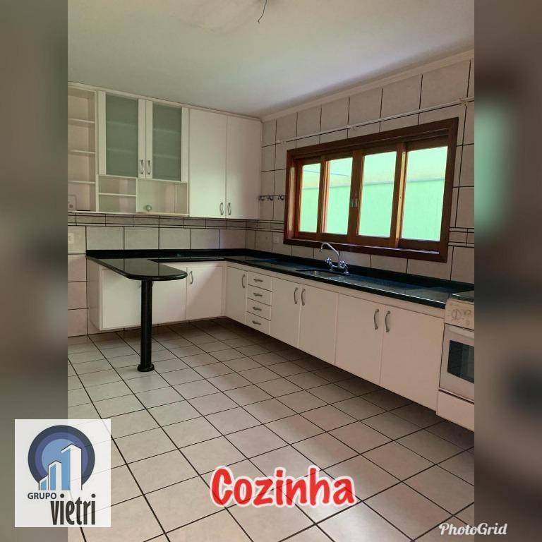 Sobrado à venda com 3 quartos, 210m² - Foto 4