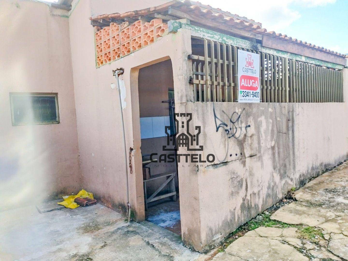 Casa à venda com 2 quartos, 130m² - Foto 1