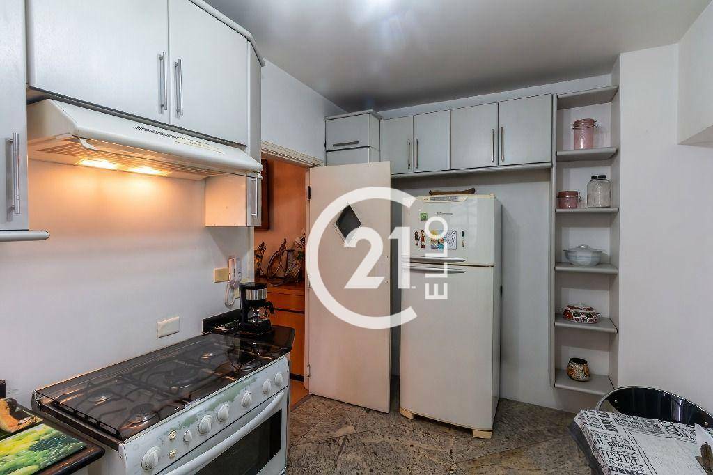 Apartamento à venda com 3 quartos, 188m² - Foto 8