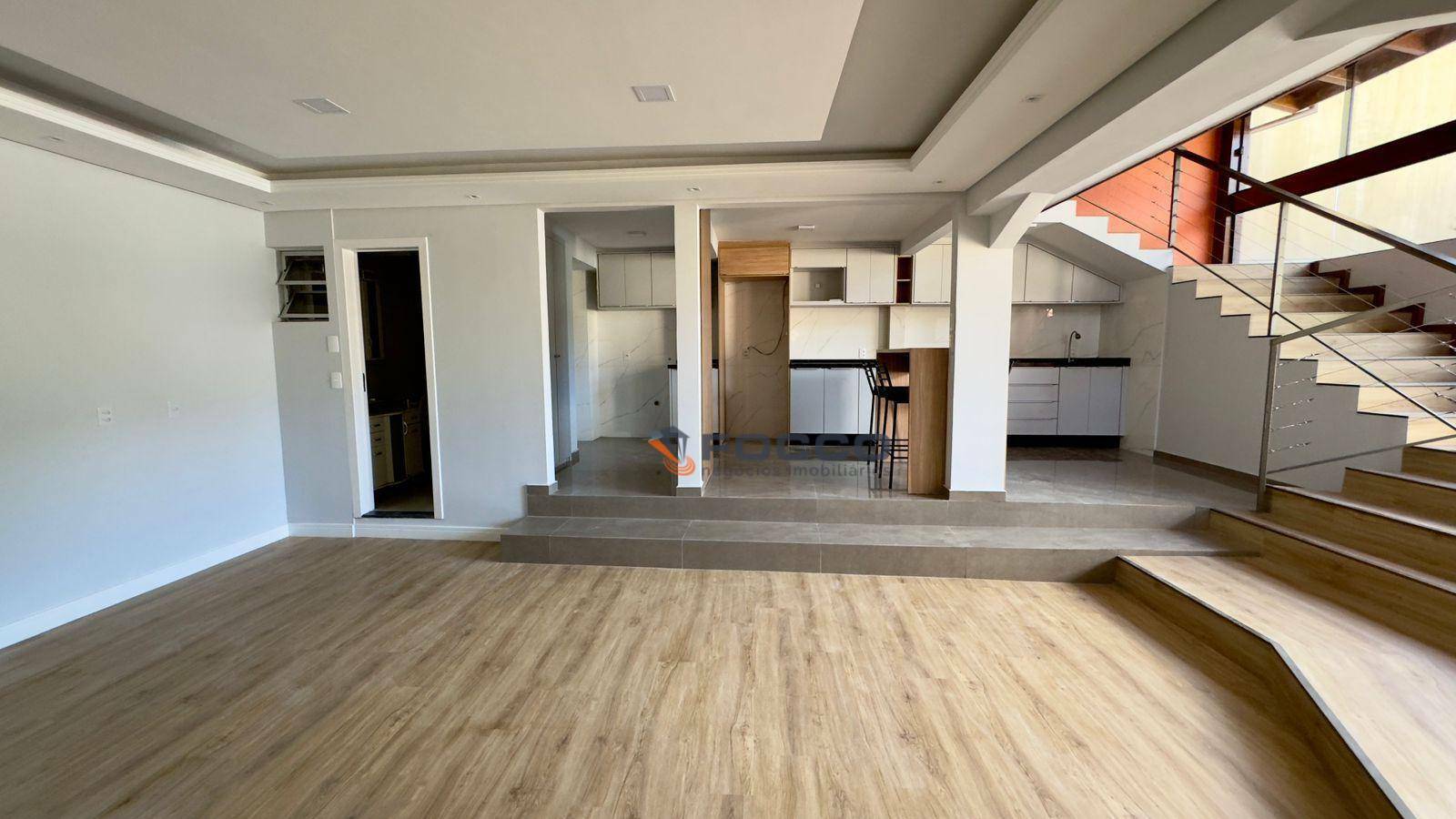 Casa à venda com 3 quartos, 200m² - Foto 10