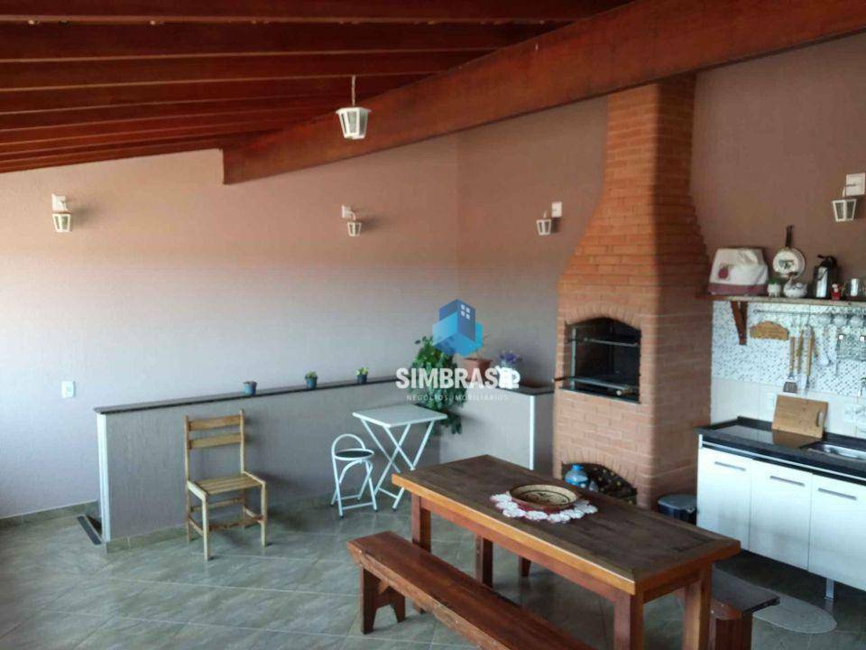 Casa à venda com 2 quartos, 135m² - Foto 2