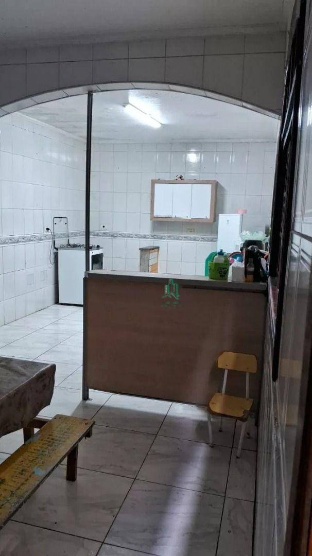 Sobrado à venda com 2 quartos, 250m² - Foto 5