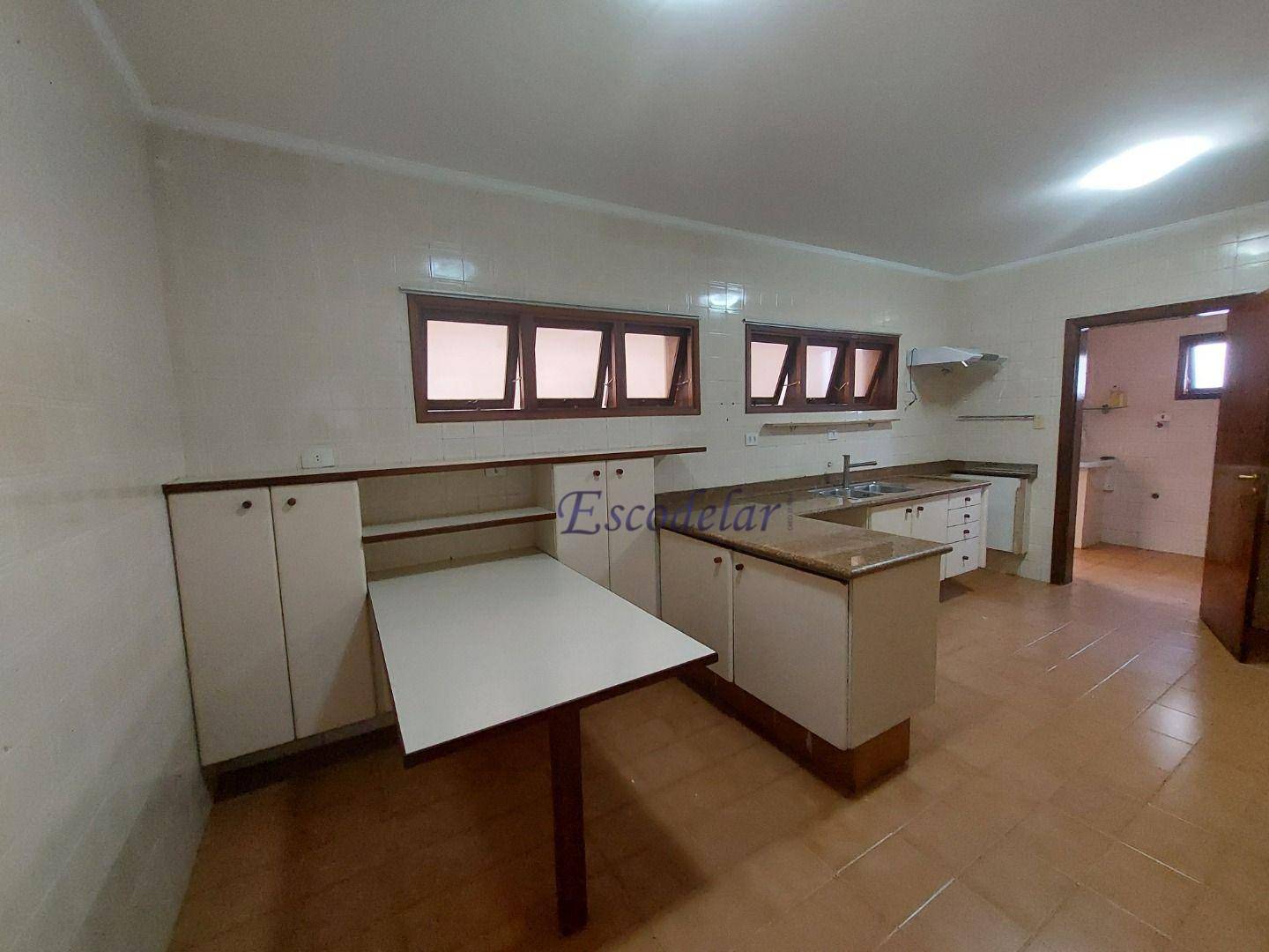 Casa de Condomínio para alugar com 4 quartos, 383m² - Foto 28