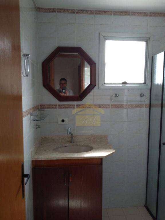 Apartamento para alugar com 2 quartos, 64m² - Foto 11