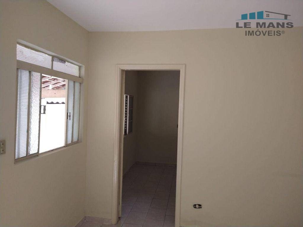 Casa à venda com 2 quartos, 55m² - Foto 8