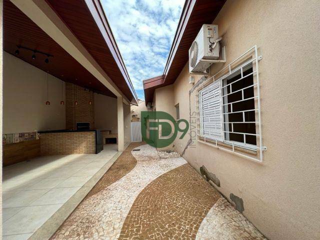 Casa à venda com 3 quartos, 220m² - Foto 42