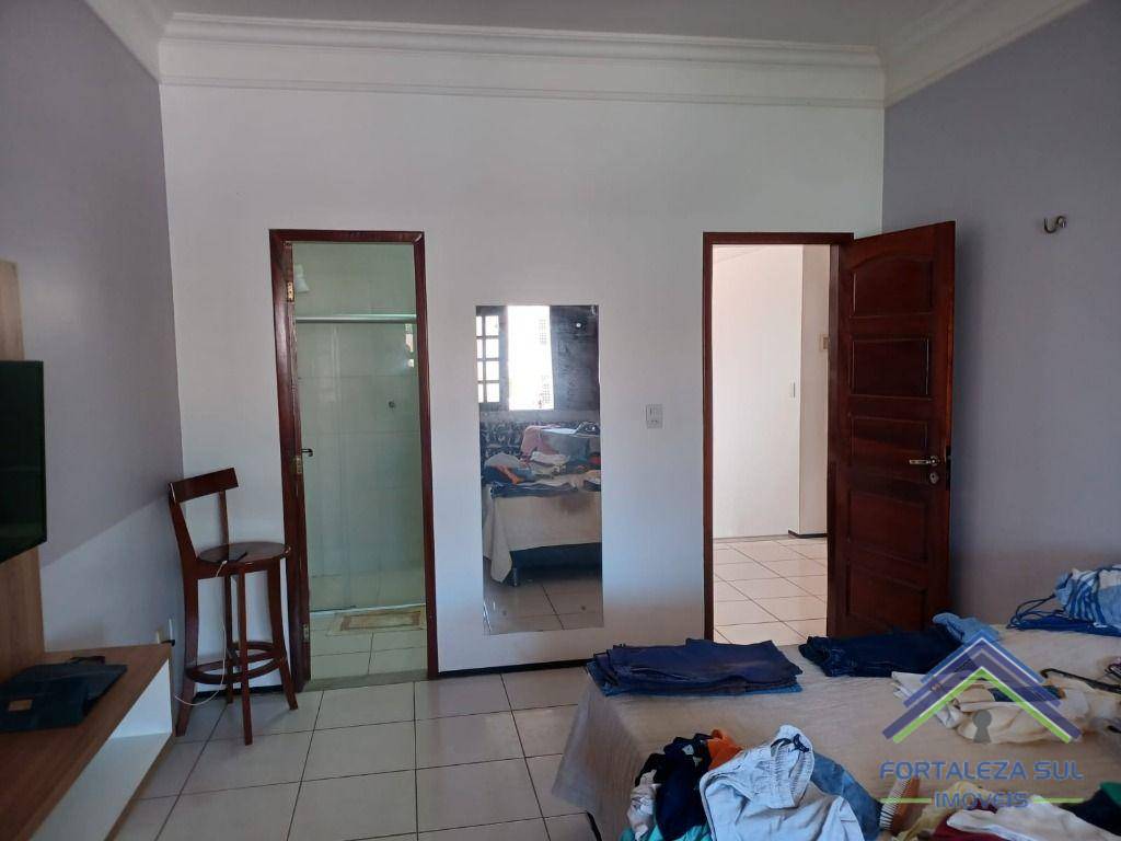 Casa à venda com 4 quartos, 302m² - Foto 19