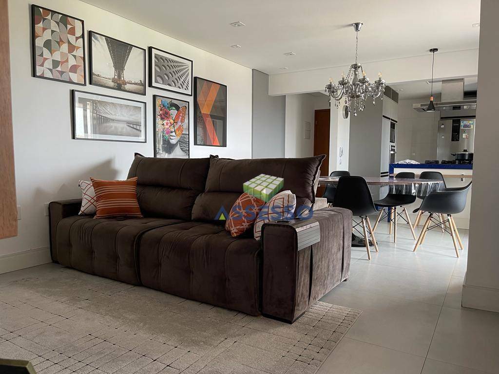 Apartamento à venda com 3 quartos, 98m² - Foto 1