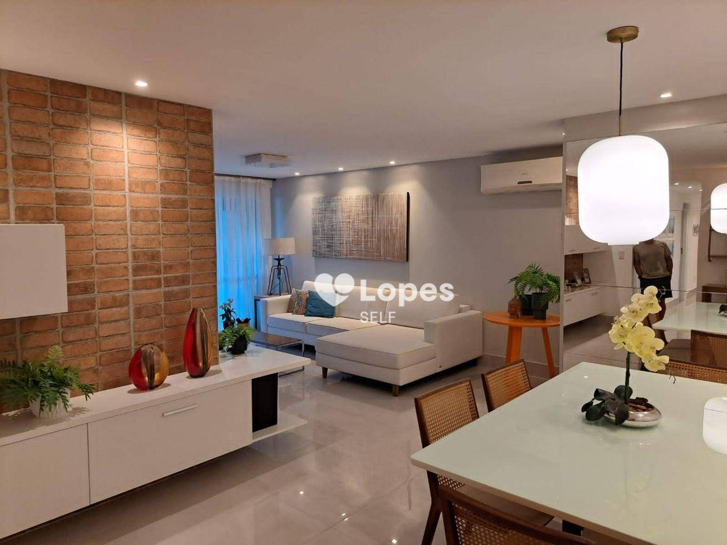 Apartamento à venda com 4 quartos, 181m² - Foto 1