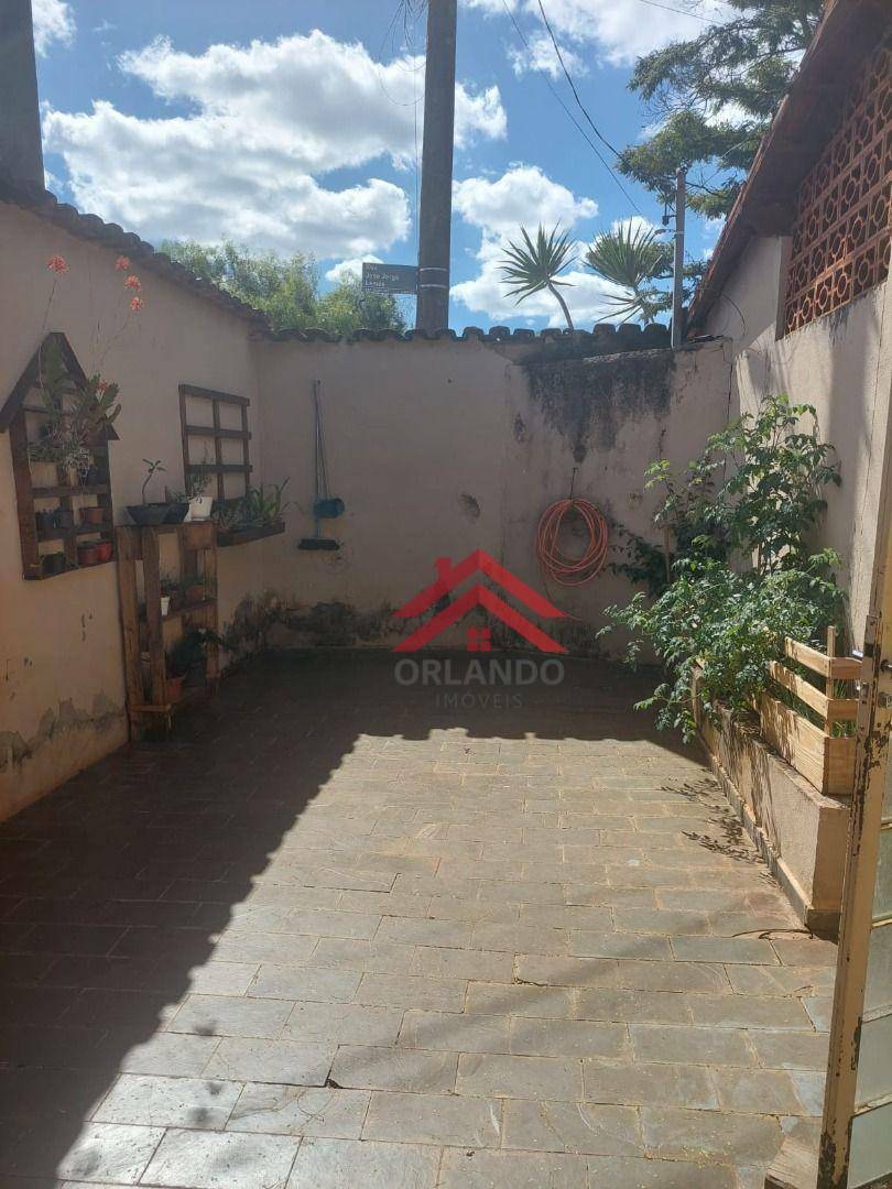 Casa à venda com 2 quartos, 180m² - Foto 4