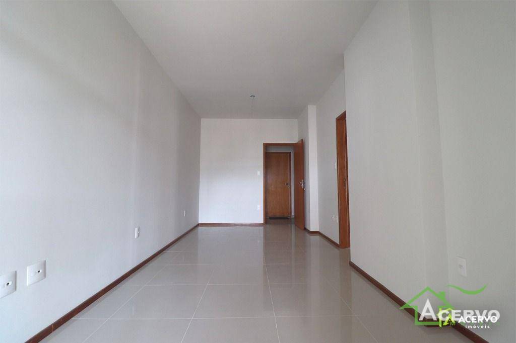 Apartamento à venda com 3 quartos, 137m² - Foto 4