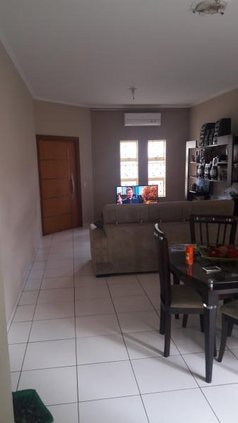 Casa à venda com 3 quartos, 250m² - Foto 3