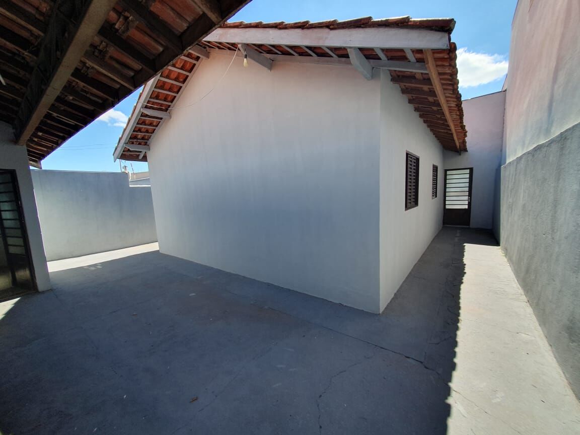 Casa à venda com 3 quartos, 180m² - Foto 4