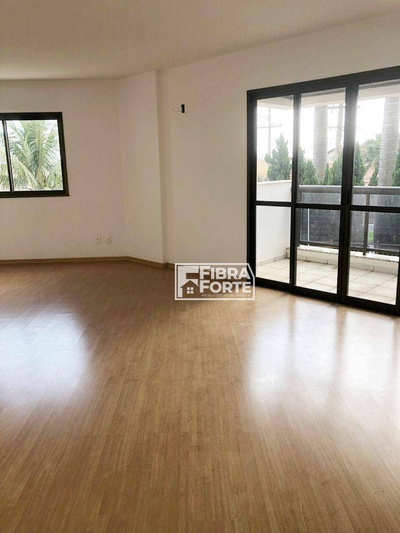 Apartamento à venda com 4 quartos, 137m² - Foto 2