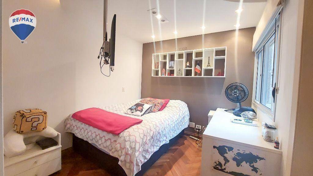 Apartamento para alugar com 3 quartos, 135m² - Foto 8