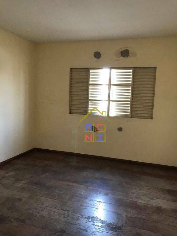 Sobrado à venda com 4 quartos, 300m² - Foto 19