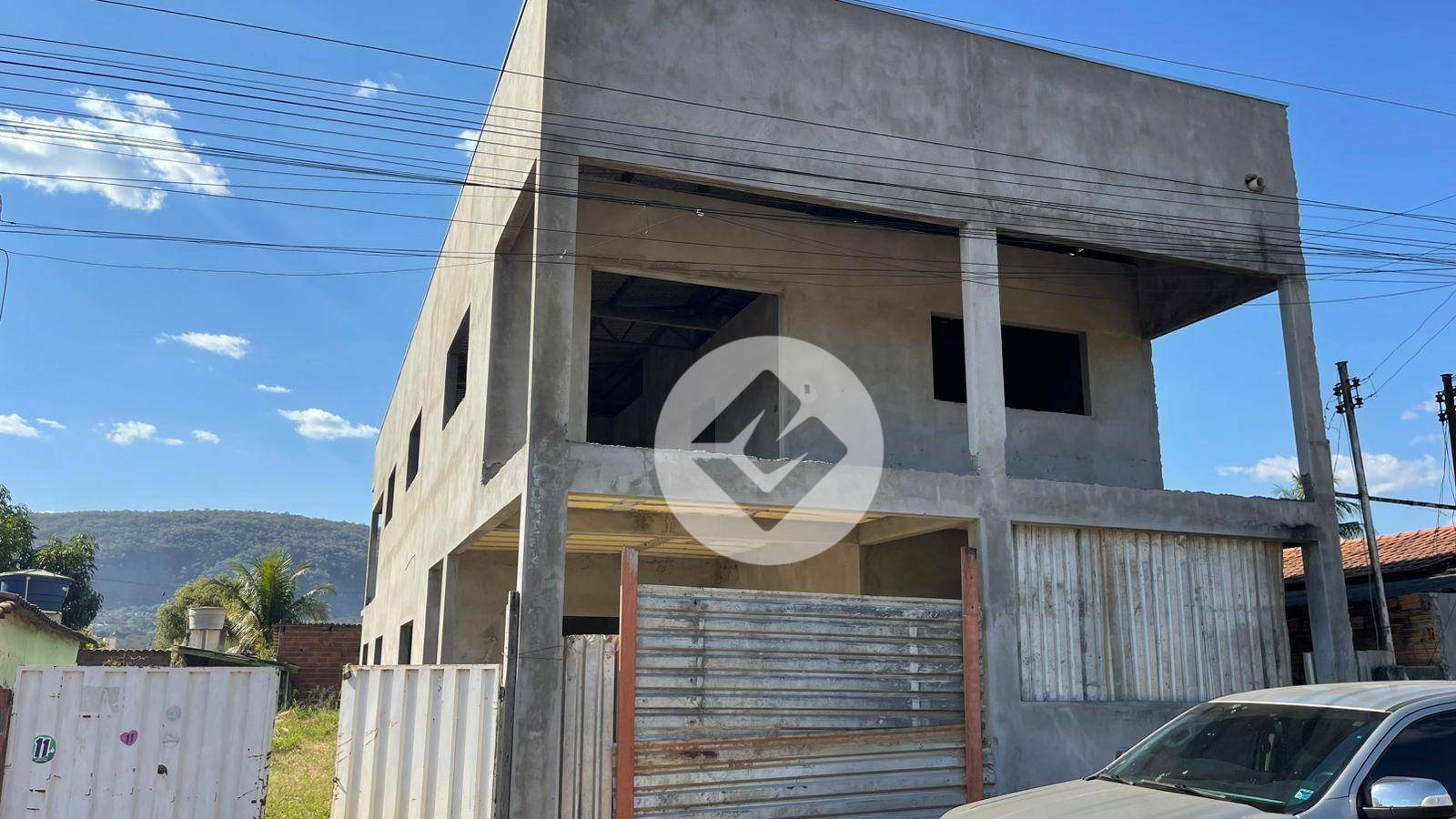 Casa à venda com 3 quartos, 271m² - Foto 3