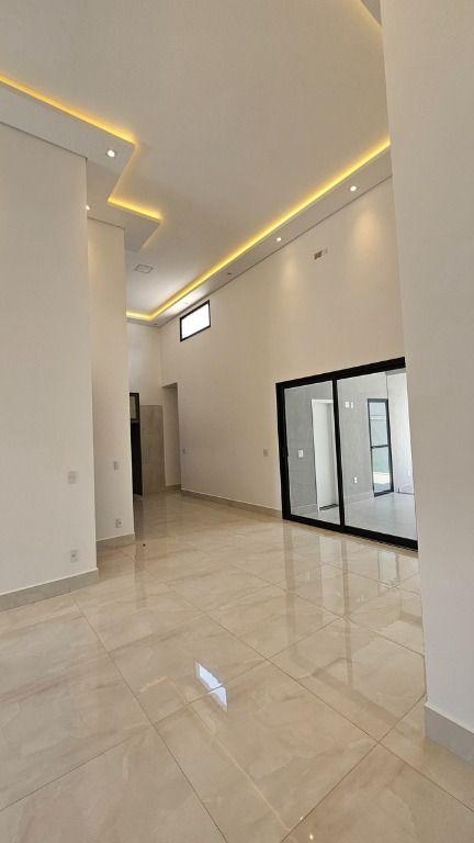 Casa de Condomínio à venda com 3 quartos, 214m² - Foto 2